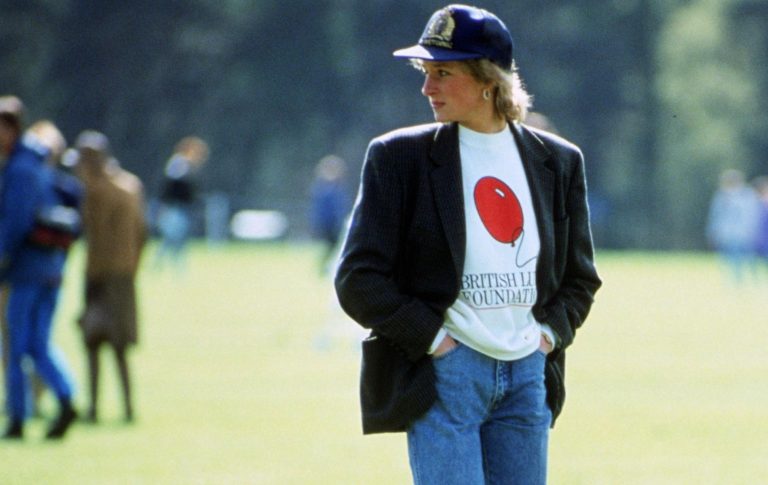 Lire la suite à propos de l’article Lady Diana, une princesse qui a « les épaules ».